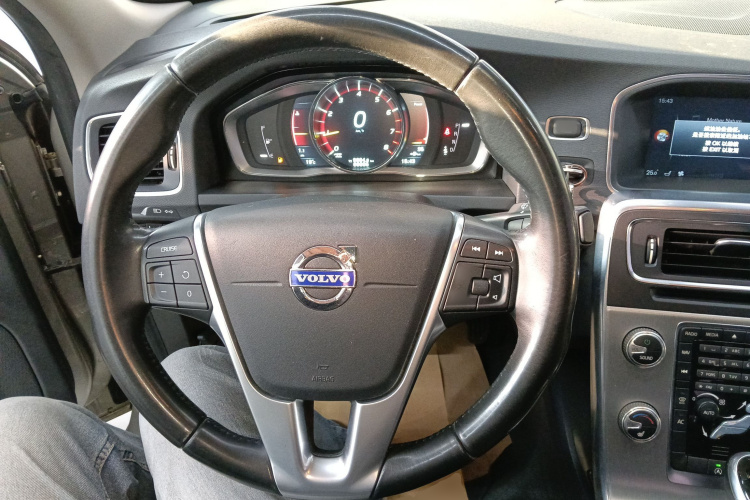 沃尔沃S60 2016款 S60L T4 智远版中控内饰13