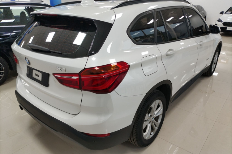 宝马X1 2016款 sDrive18Li 尊享型车身外观6003