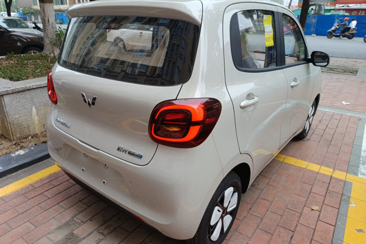 五菱汽车 宏光MINIEV 2025款 四门版 进阶款车身外观7