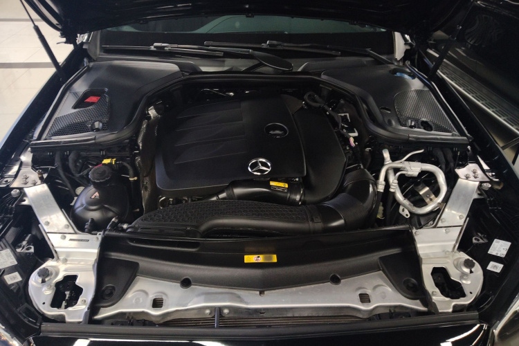 奔驰E级 2023款 改款 E 300 L 豪华型机舱底盘24