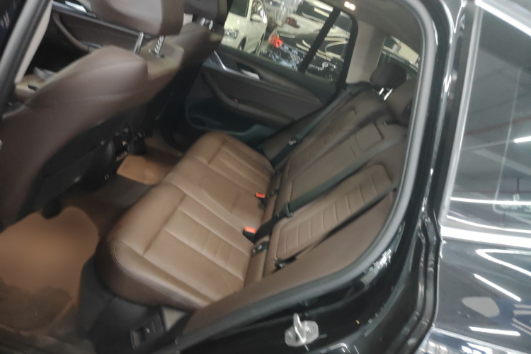 宝马X3 2021款 改款 xDrive28i 豪华套装中控内饰7004