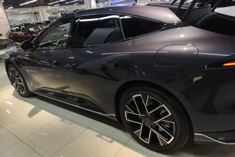 阿维塔06 2025款 Ultra纯电版车身外观6003