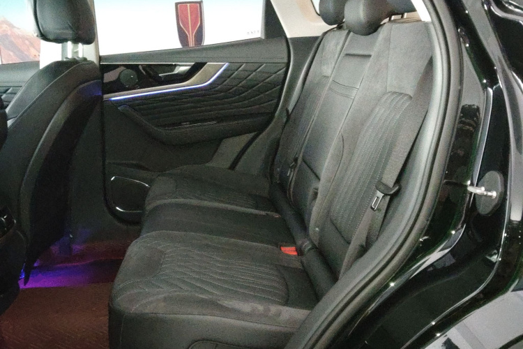 红旗HS5 2022款 改款 2.0T 智联旗享版中控内饰21