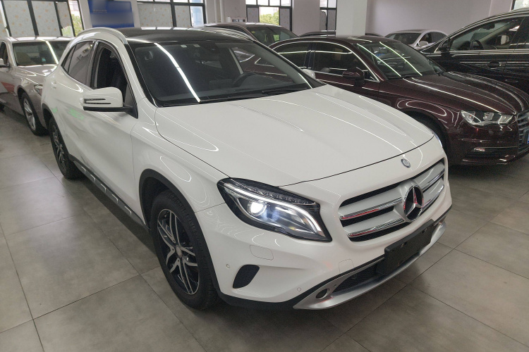 奔驰GLA 2016款 GLA 220 4MATIC 时尚型车身外观3