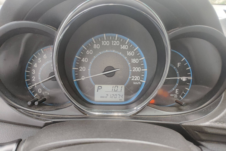 丰田 威驰 2016款 1.5L 自动智臻星耀版局部细节14