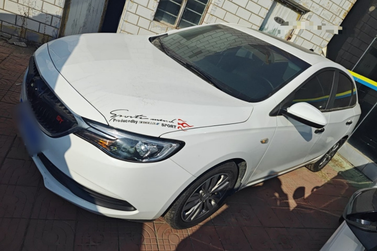 别克 英朗 2021款 改款 1.3T 自动轻混动精英型车身外观4