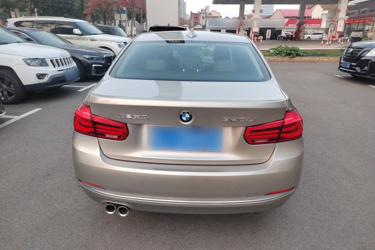 宝马3系 2018款 320Li 时尚型车身外观6