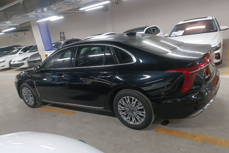 红旗H5 2024款 1.5T DCT智联旗韵版车身外观4