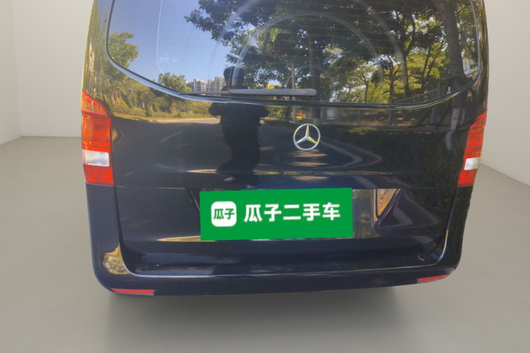 奔驰 威霆 2020款 2.0T 精英版 7座车身外观6