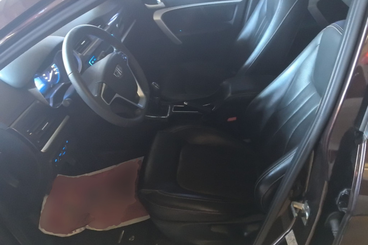 吉利汽车 帝豪 2017款 三厢百万款 1.5L 手动向上版中控内饰19