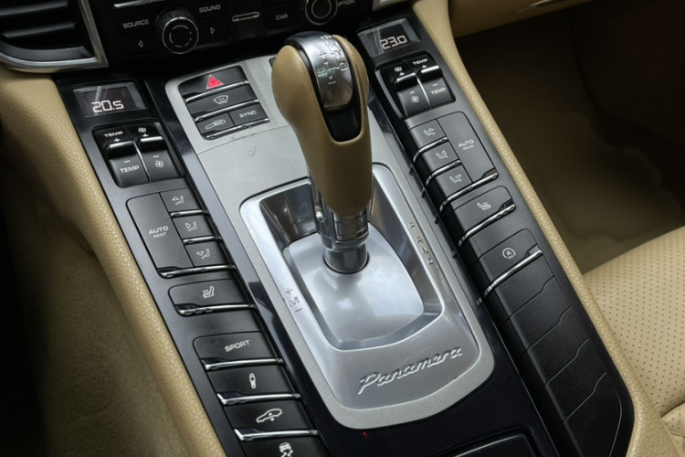 保时捷 2014款 Panamera 3.0T中控内饰7002