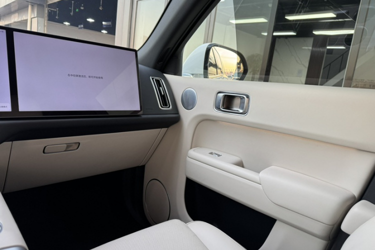 理想汽车 理想L7 2023款 Pro中控内饰7004