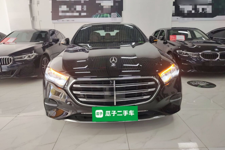 奔驰E级 2025款 改款 E 260 L车身外观2