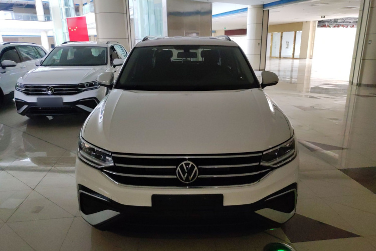 大众 途观L 2022款 330TSI 自动两驱舒享版车身外观2