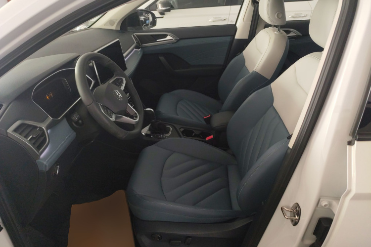 大众 途岳 2024款 300TSI 两驱月尊版中控内饰19