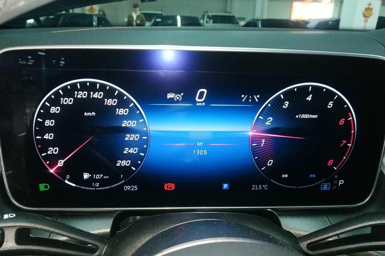 奔驰GLC 2024款  改款 GLC 260 L 4MATIC 豪华型 5座中控内饰14