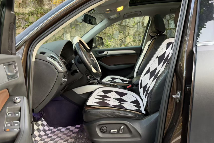 奥迪Q5 2016款 40 TFSI 技术型中控内饰7001