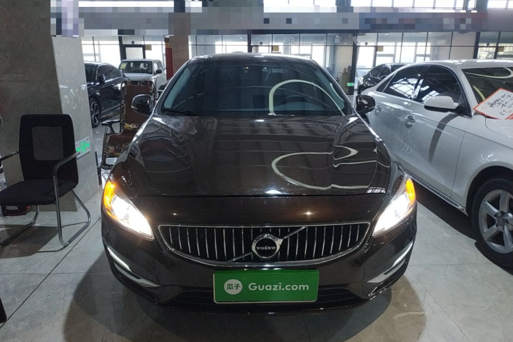 沃尔沃S60 2018款 S60L T3 智进进取版车身外观2