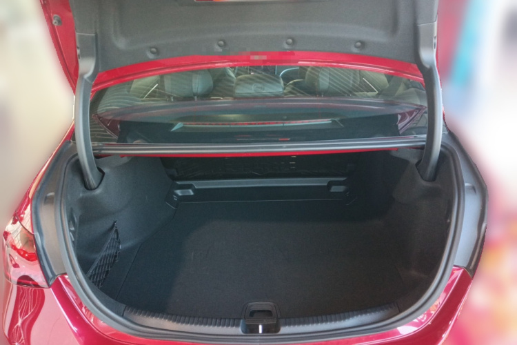 奔驰C级 2024款 C 200 L 运动版中控内饰23