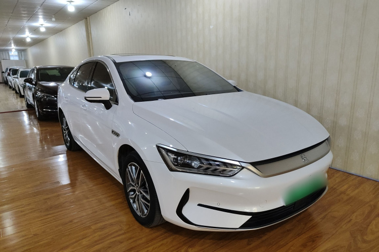 比亚迪 秦PLUS 2023款 冠军版 EV 420KM超越型车身外观3