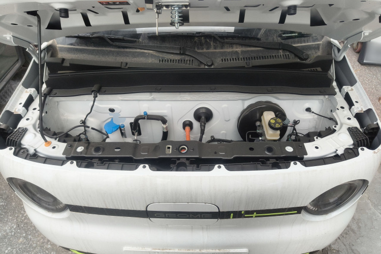 吉利银河 熊猫 2025款 210km 元气熊机舱底盘24