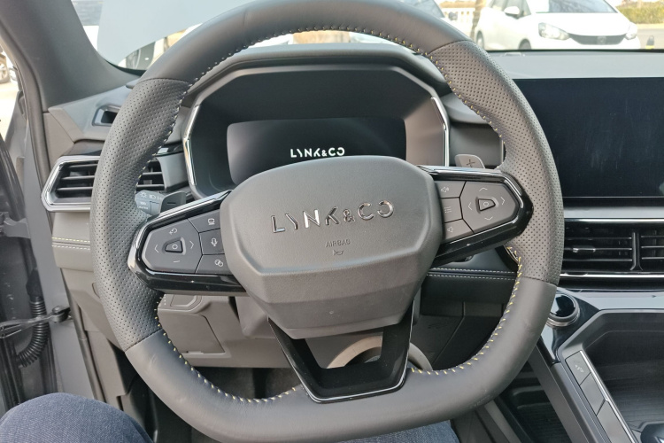 领克06 2023款 Remix 1.5T 劲Halo中控内饰13