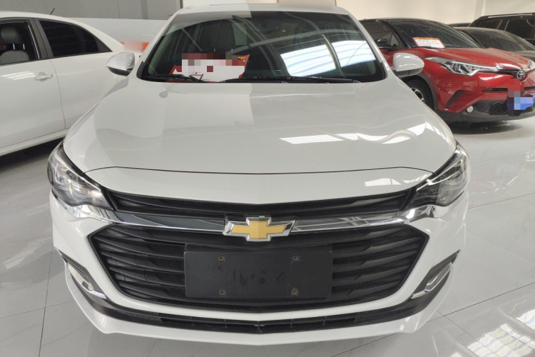 雪佛兰 科鲁泽 2020款 320 自动悦畅版车身外观2