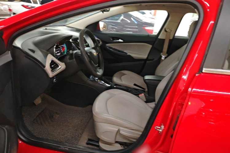 雪佛兰 科鲁兹 2015款 1.5L 自动豪华版中控内饰19