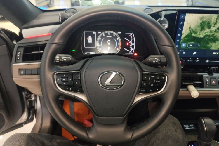 雷克萨斯ES 2025款 200 臻享版中控内饰13