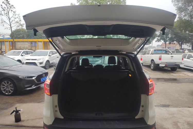 福特 翼虎 2018款 EcoBoost 180 两驱铂翼型机舱底盘23