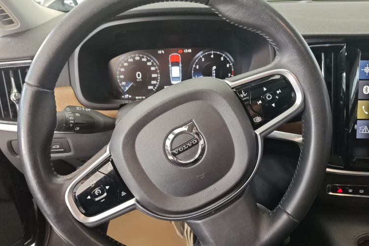 沃尔沃S90 2018款 T5 智雅版中控内饰13