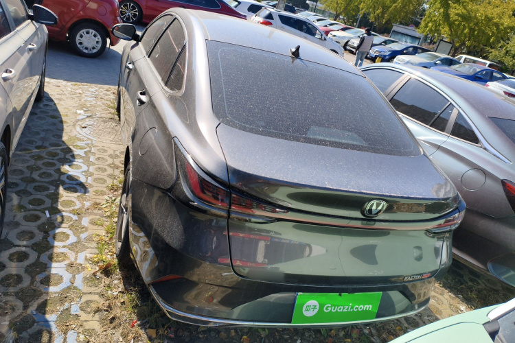 长安 锐程PLUS 2023款 1.5T DCT尊贵型车身外观6