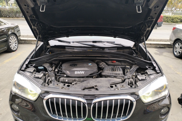 宝马X1 2018款 sDrive20Li 领先型机舱底盘24