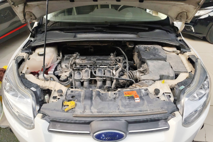 福特 福克斯 2012款 三厢 1.6L 自动舒适型机舱底盘24