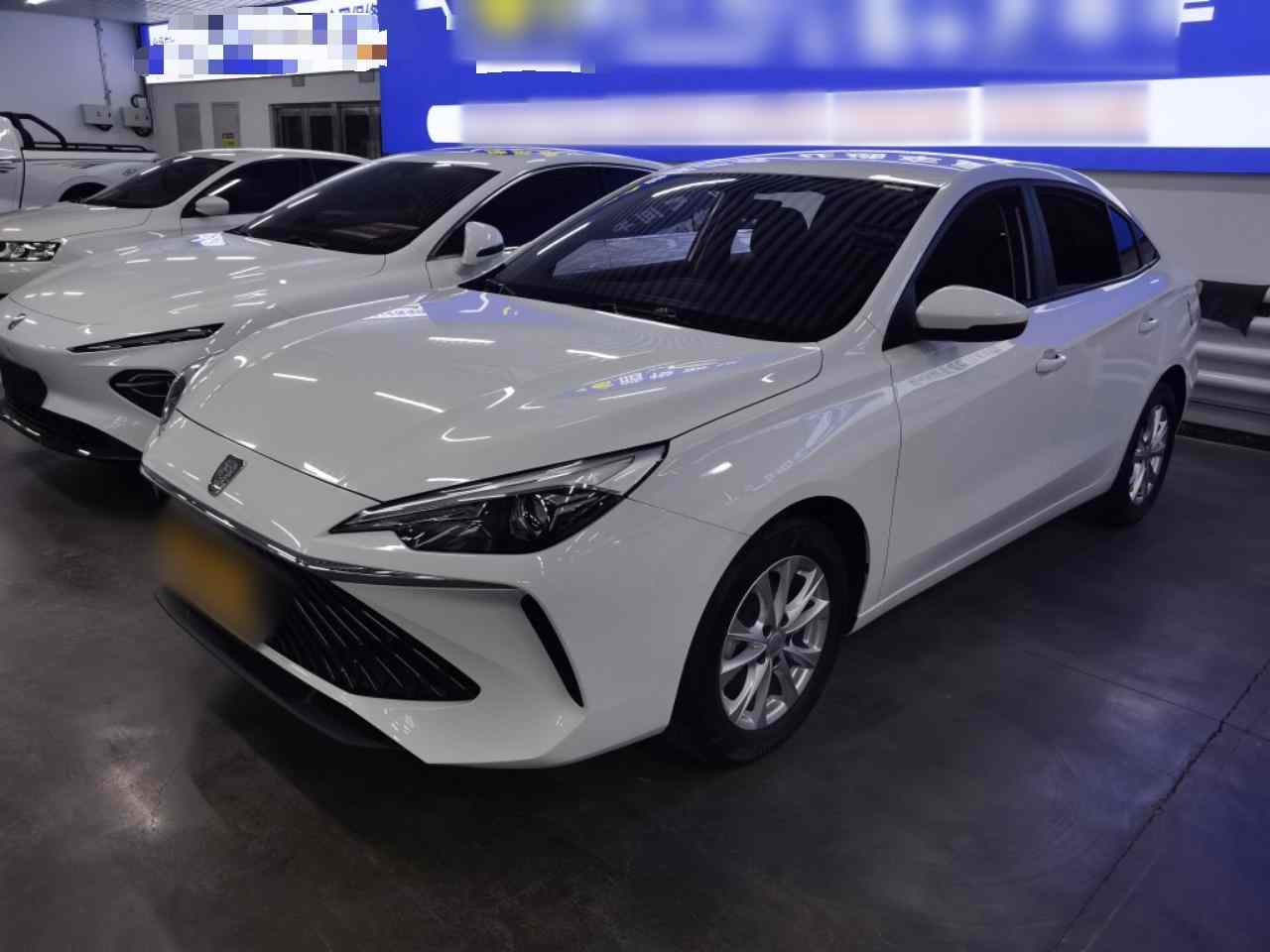 荣威i5 2023款 1.5L 手动舒享版(2)