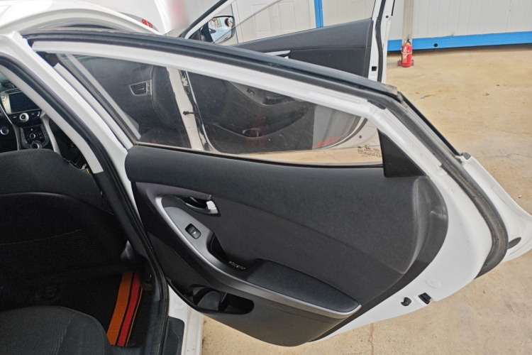 现代 朗动 2015款 1.6L 自动领先型中控内饰7006