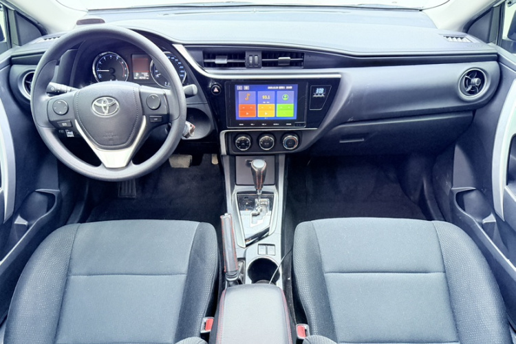 丰田 卡罗拉 2017款 改款 1.2T S-CVT GL-i中控内饰7002