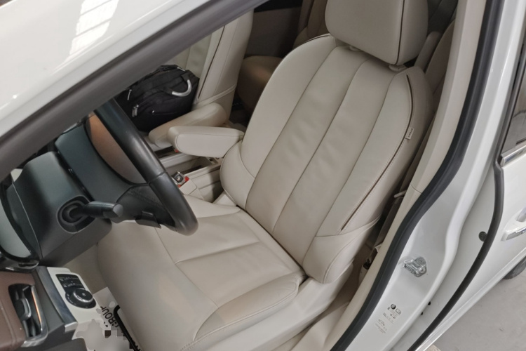 别克GL8 2020款 陆上公务舱 652T 豪华型局部细节19