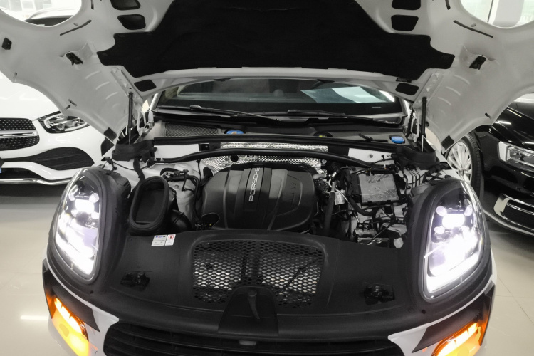 保时捷 2018款 Macan 2.0T机舱底盘24