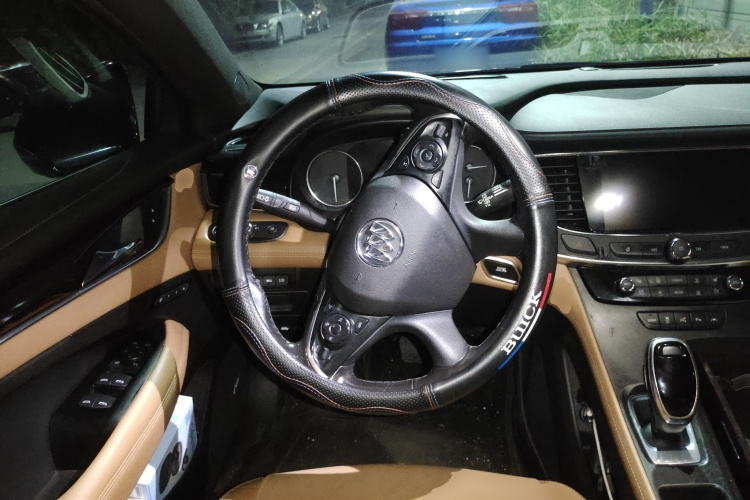 别克 君越 2016款 28T 豪华型中控内饰13