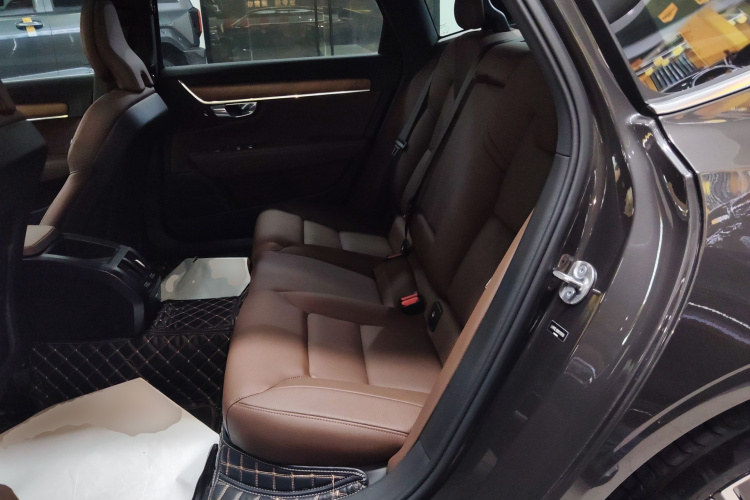 沃尔沃S90 2022款 B5 智逸豪华版中控内饰7004