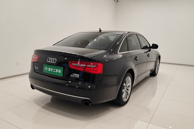 奥迪A6L 2012款 30 FSI 舒适型车身外观7