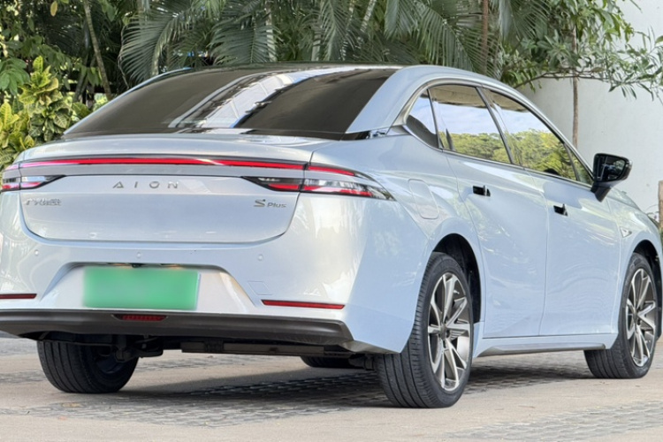 埃安 AION S Plus 2022款 70 智领版车身外观6002