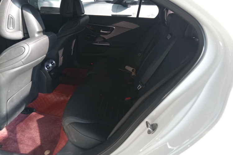 奔驰C级 2023款 C 260 L 运动版中控内饰21