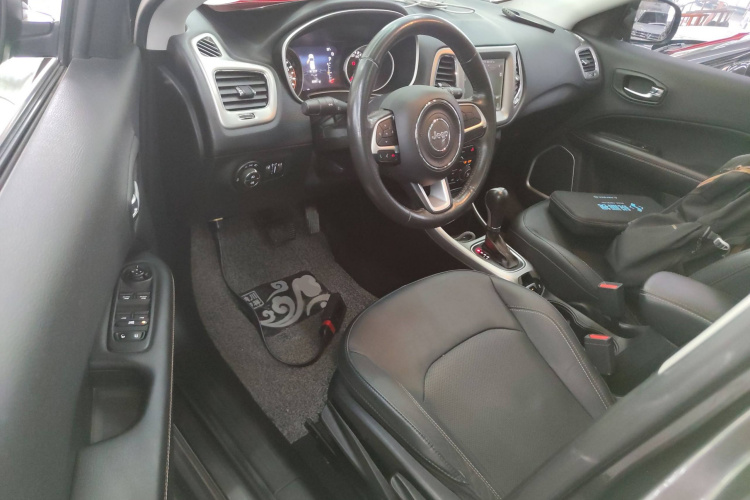 Jeep 指南者 2017款 200T 自动家享版中控内饰20