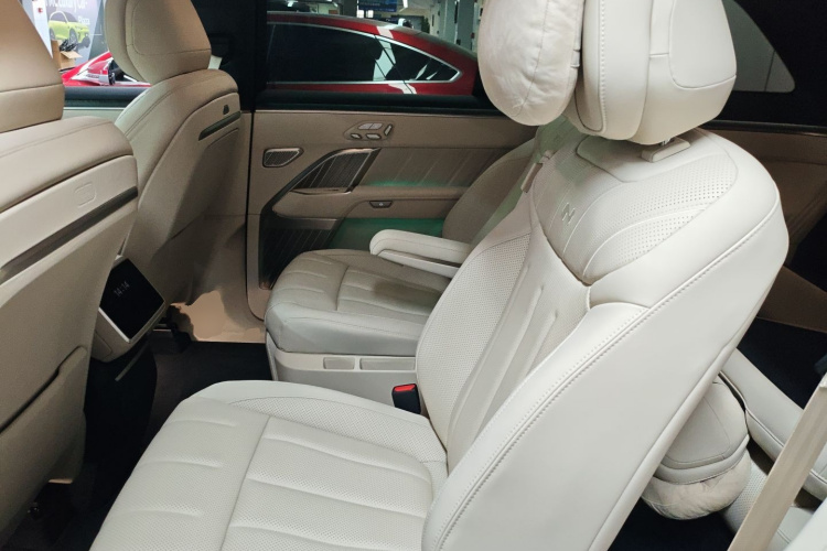 乐道L90 2025款 Ultra 六座版中控内饰21