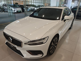 沃尔沃S60 2024款 B4 智远豪华版