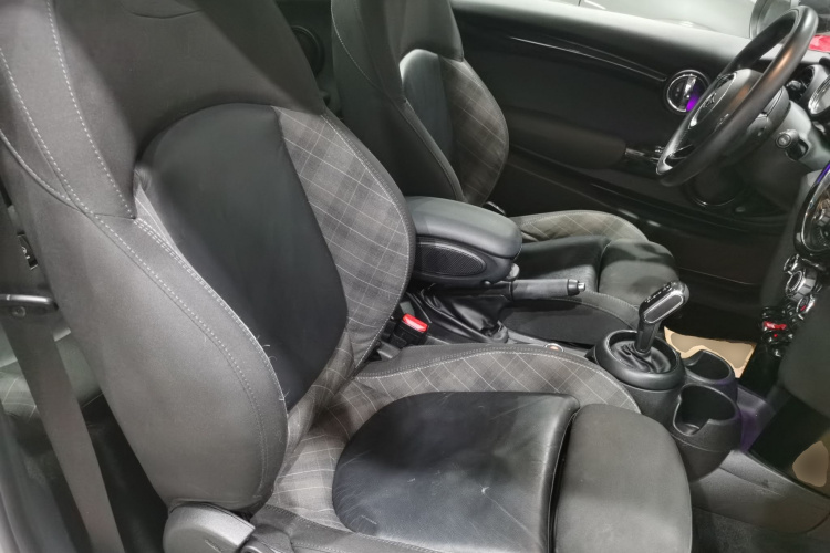 MINI 2018款 1.5T COOPER 经典派局部细节41