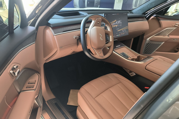 乐道L90 2025款 Max 六座版中控内饰7003