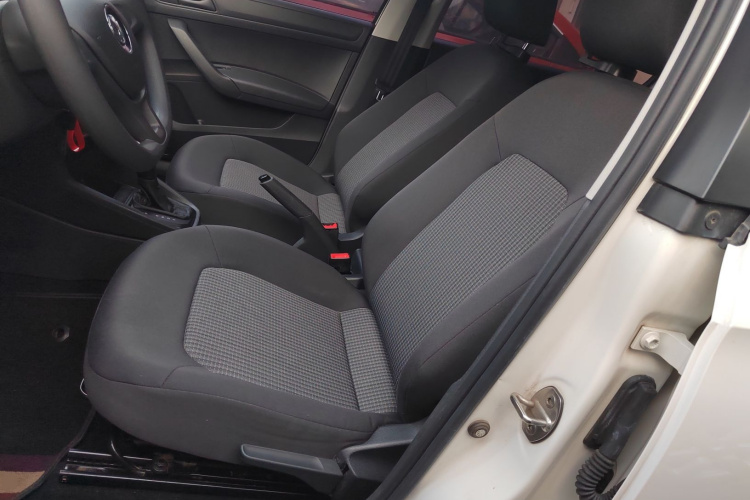 大众 桑塔纳 2018款 1.5L 自动风尚版中控内饰19